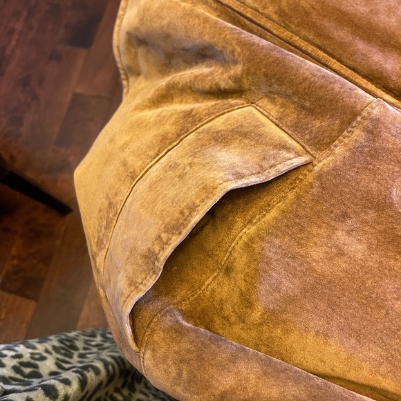 Beautiful Vintage Leather coat.  In great Condition. - Picture 8 of 12